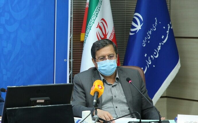 همتی: ادغام بانک‌های وابسته به نیروهای مسلح در مراحل پایانی است