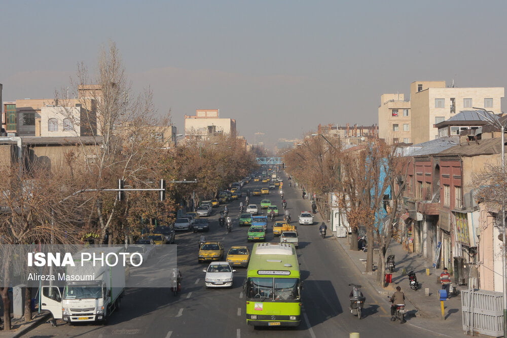 کاهش کیفیت هوا در مناطق پرتردد تهران طی امروز