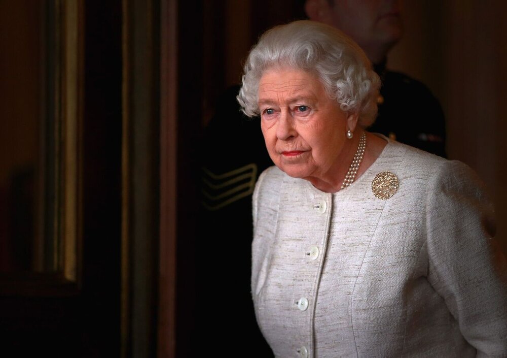 ترور ملکه انگلیس با تیر و کمان با تشویق هوش مصنوعی