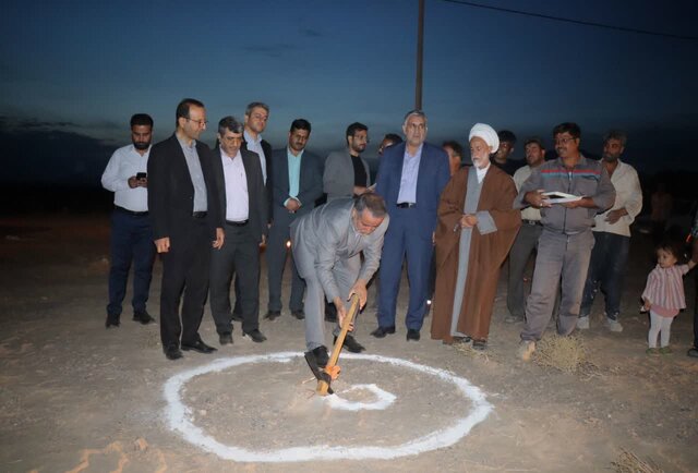 افتتاح یک مدرسه و پروژه اینترنت پهن باند در روستای خانخودی بیارجمند