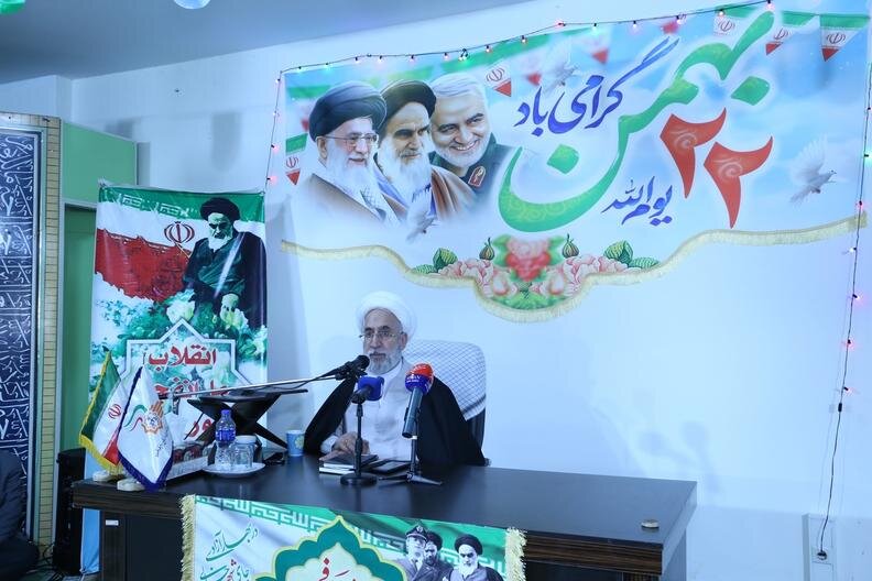 مشارکت در انتخابات اسلام و جمهوری اسلامی را تقویت خواهد کرد