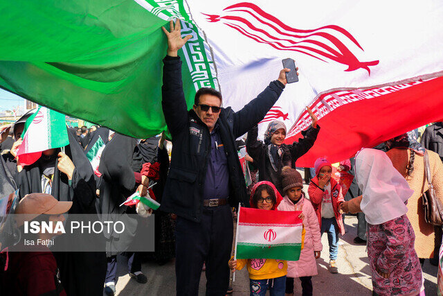 راهپیمایی ۲۲ بهمن از ساعتی پیش در امنیت کامل شروع شده است/ آماده‌باش ماموران پلیس
