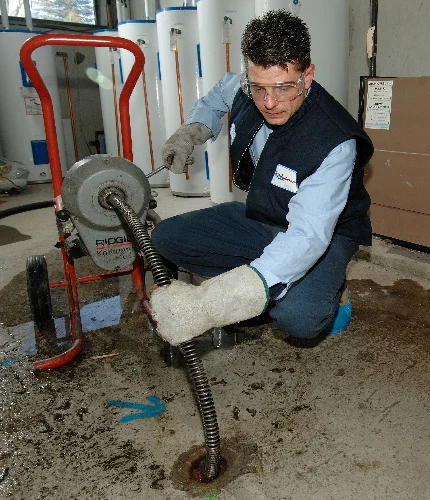 Remove the ring falling in the toilet bowl with 5 methods