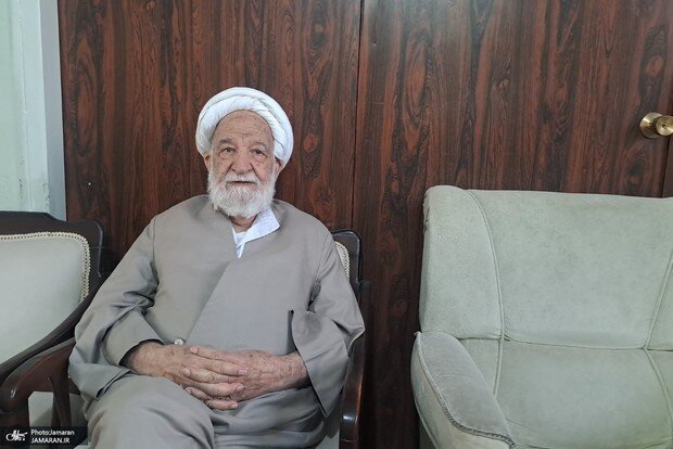 آیت الله مسعودی خمینی: عدهای به نام اسلام، انقلاب و ایران خرابکاری میکنند/ مخالفان ظریف، مخالف کل انقلاباند