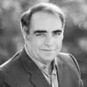 نویسنده کتاب اتاق تاریک : محمد بکایی